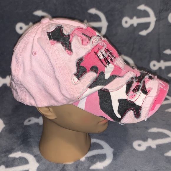Woman’s Idaho pink embroidered camo print baseball hat - Picture 3 of 7